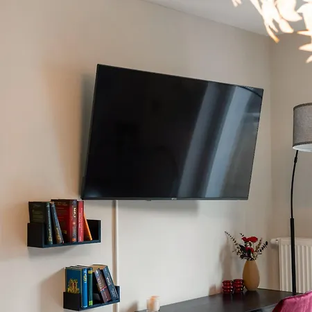Sonniges Wohlfuehl-Apartment Mit Balkon *